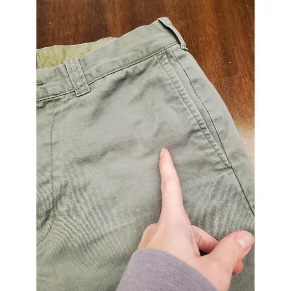 Men's J. Crew Green "Rivington" 100% Cotton Chino Shorts | Size 31 - Picture 7 of 9
